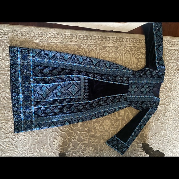 Blue Velvet Palestinian Thobe - Picture 2 of 13